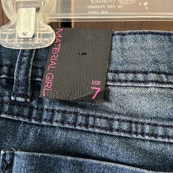 Material Girl blue jean short shorts with studded pocket. Size 7 NWT - Picture 10 of 11